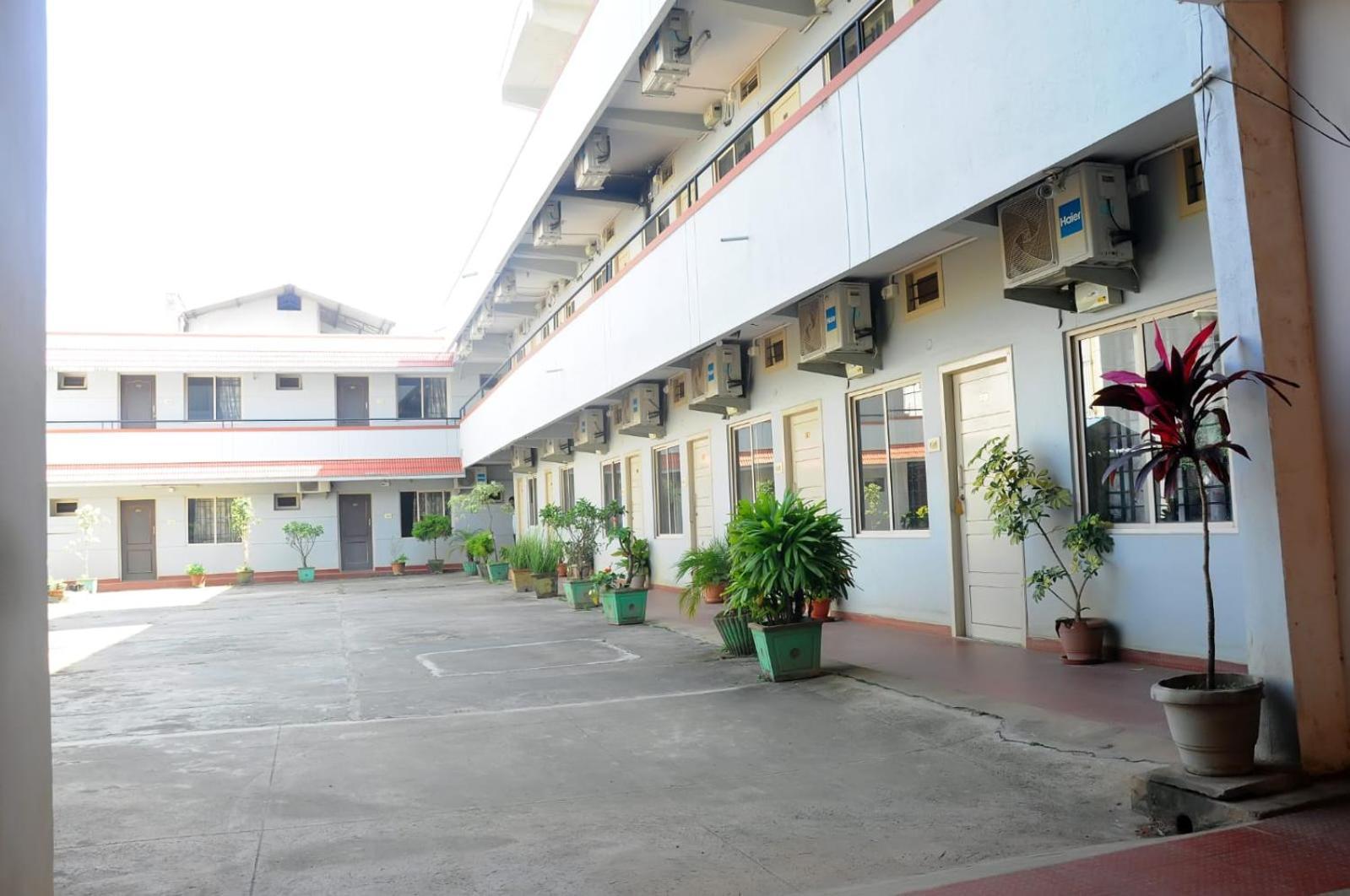 The Vishnu Residency Hotel Chikmagalur Exterior photo